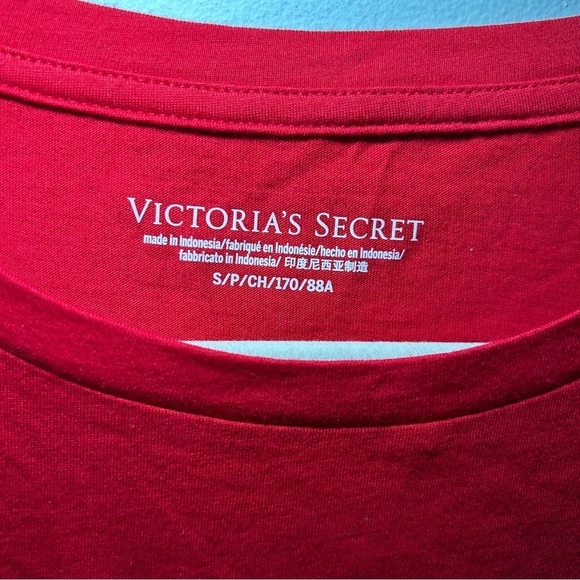 NWT Victoria’s Secret Corron Red “Love” Heart Print Short Sleeve T-Shirt Size S - Picture 6 of 9